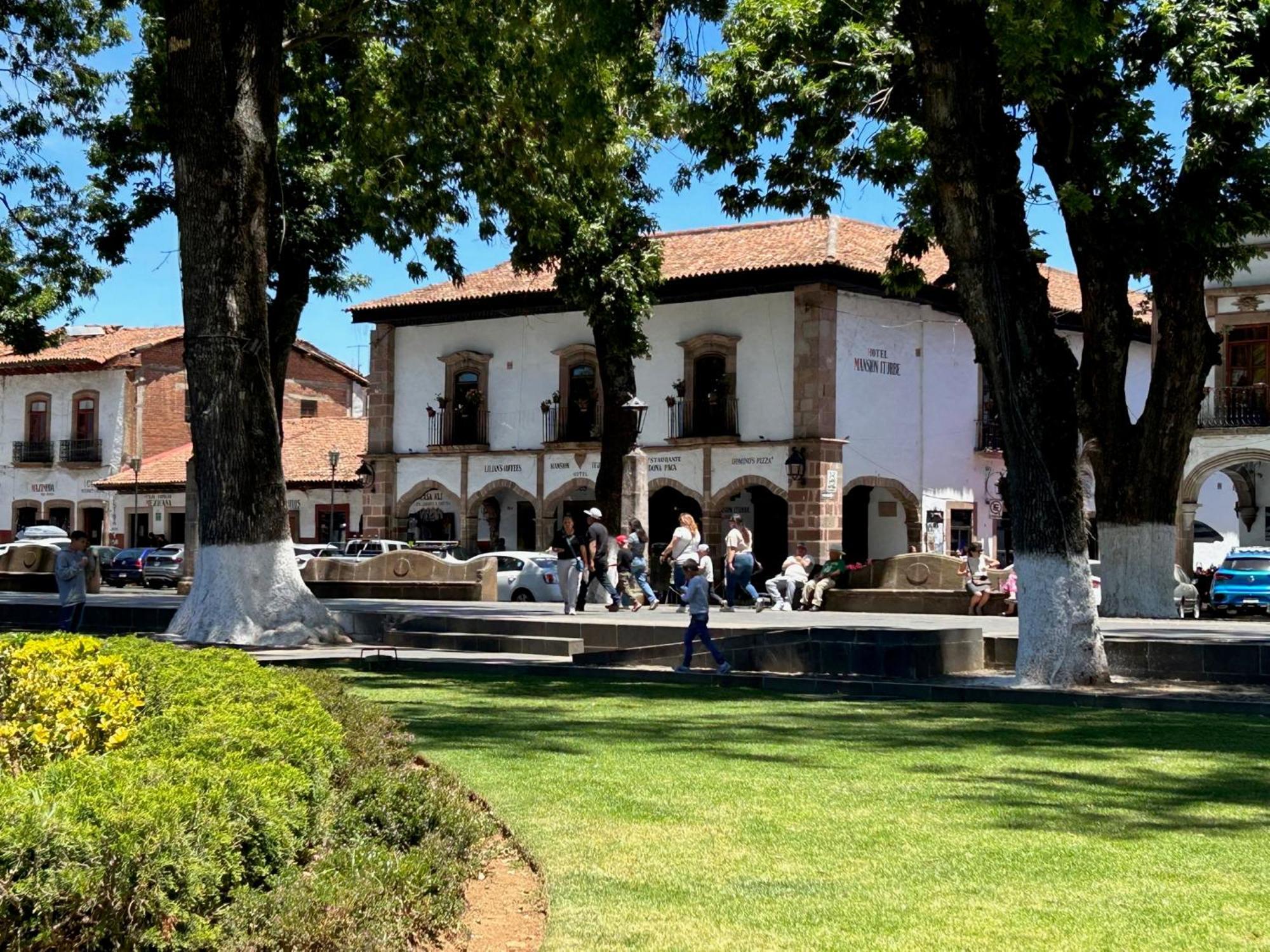 Hotel Mansion Iturbe Pátzcuaro Εξωτερικό φωτογραφία